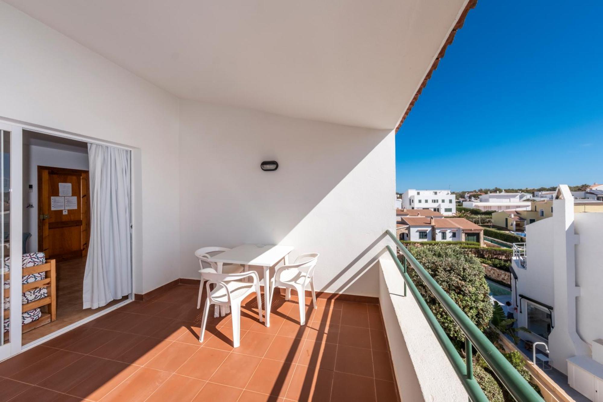 Apartamentos Sol Ponent Cala Blanca Kültér fotó