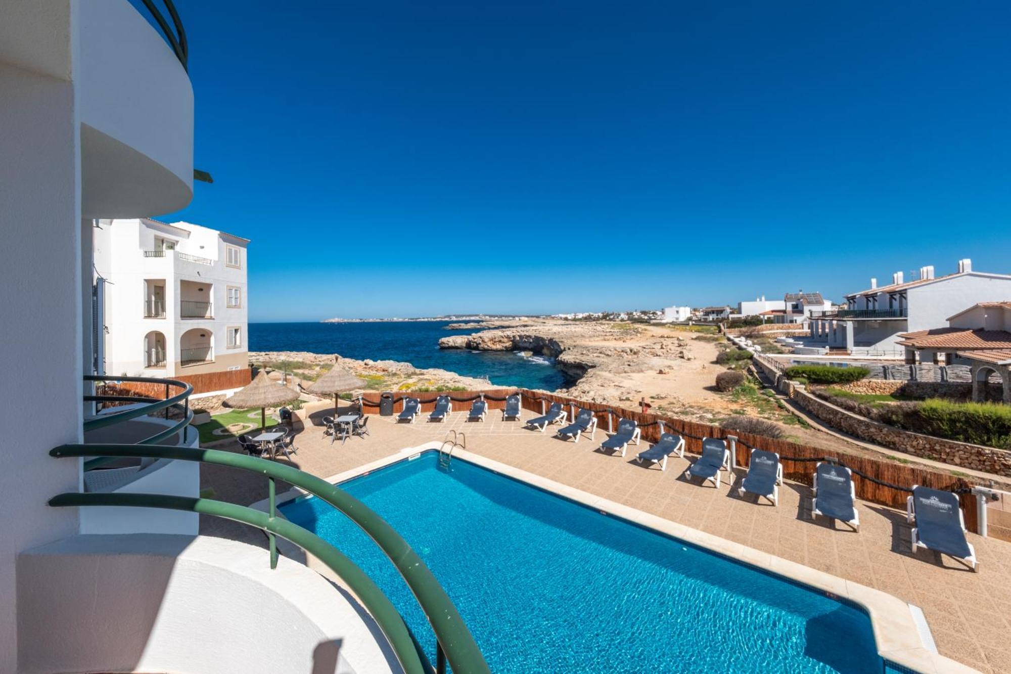 Apartamentos Sol Ponent Cala Blanca Kültér fotó