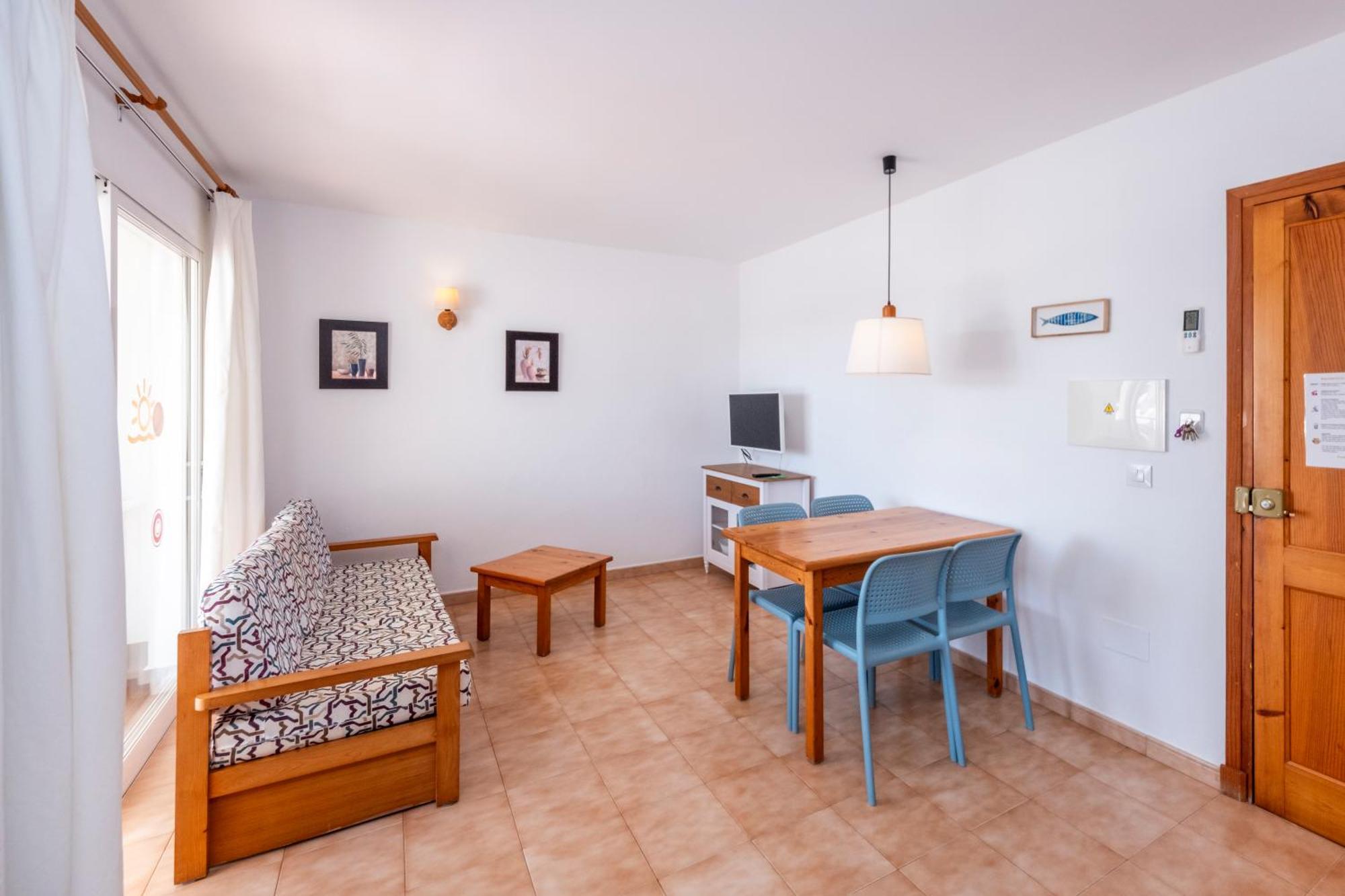 Apartamentos Sol Ponent Cala Blanca Kültér fotó
