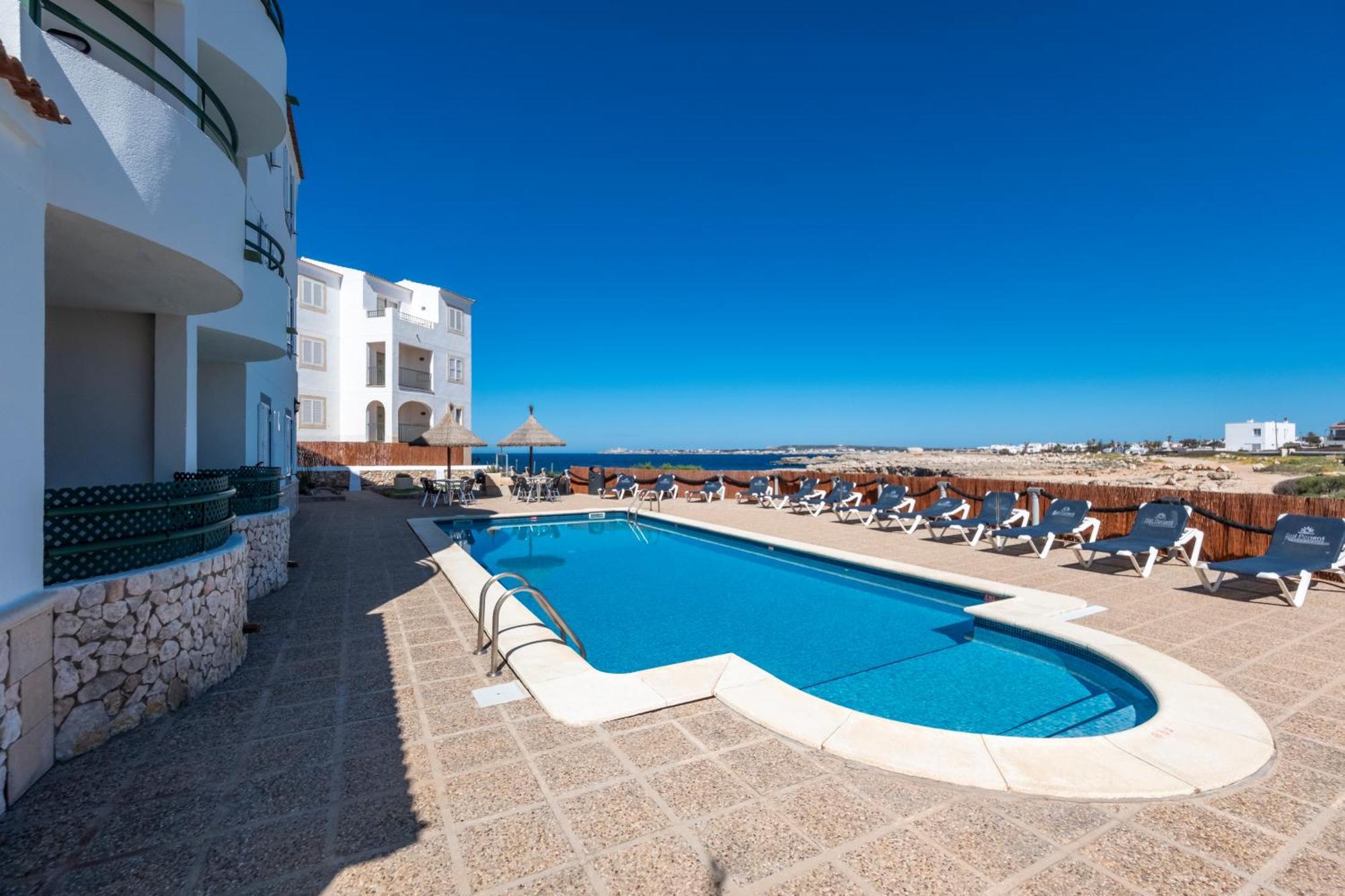 Apartamentos Sol Ponent Cala Blanca Kültér fotó