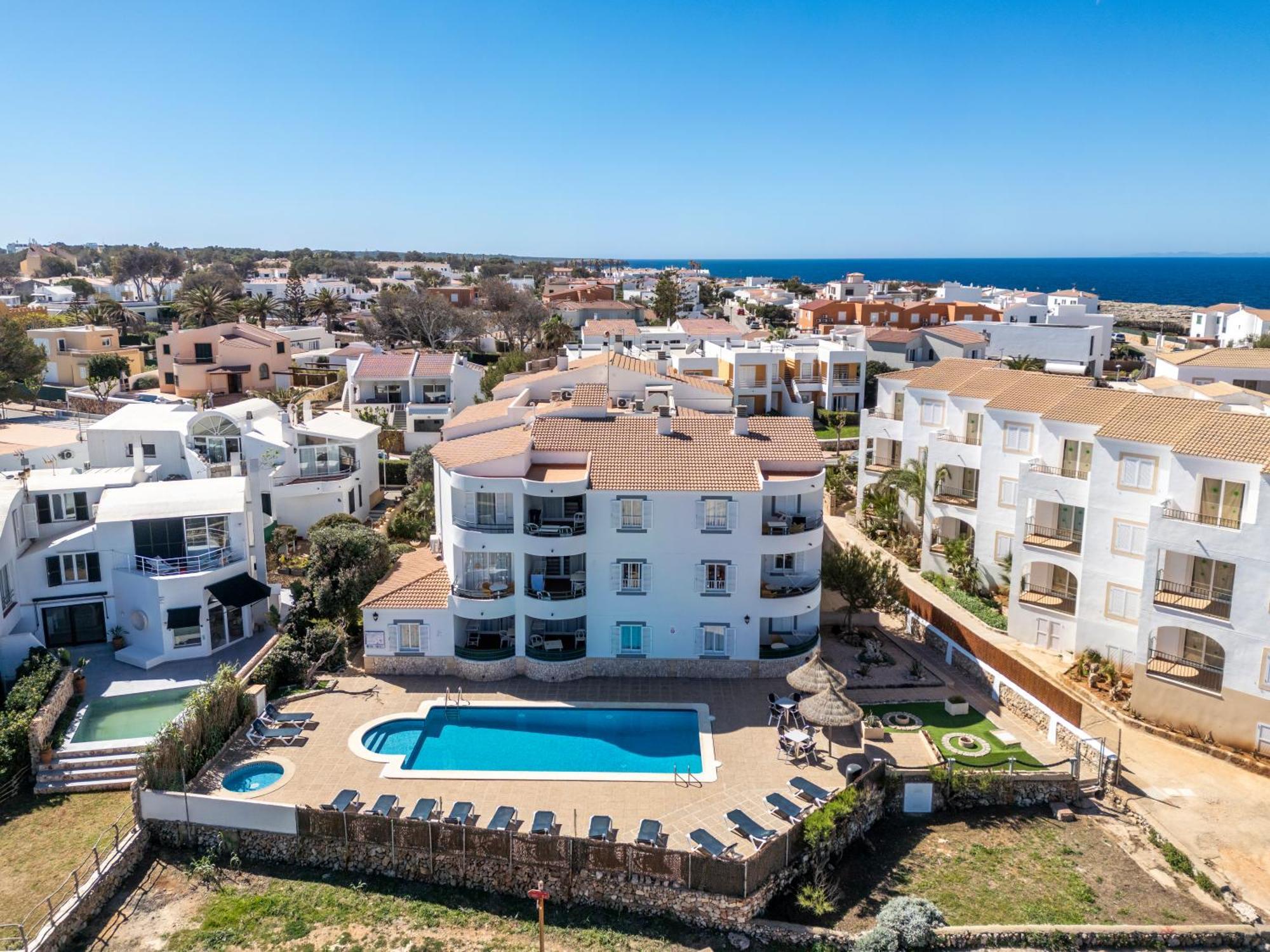 Apartamentos Sol Ponent Cala Blanca Kültér fotó