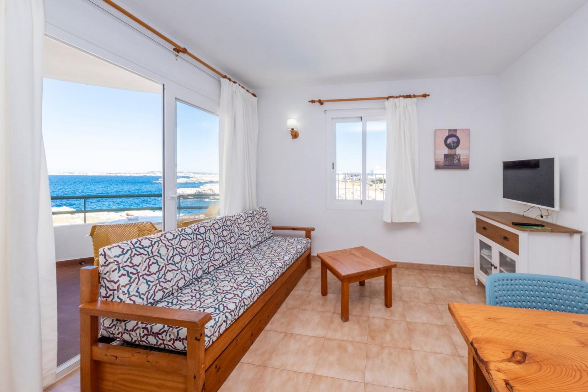 Apartamentos Sol Ponent Cala Blanca Kültér fotó