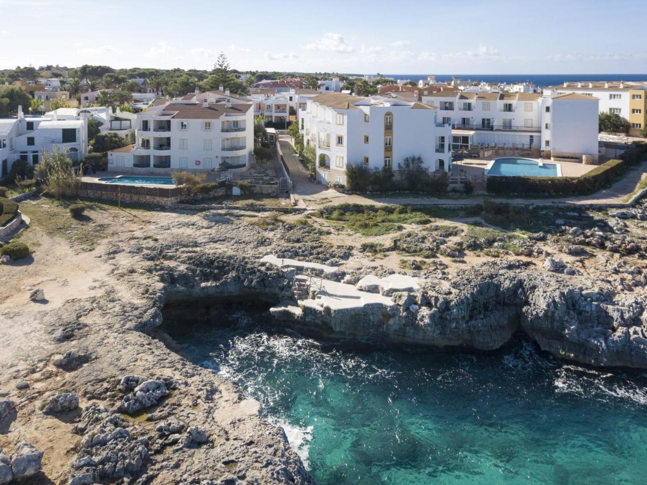 Apartamentos Sol Ponent Cala Blanca Kültér fotó