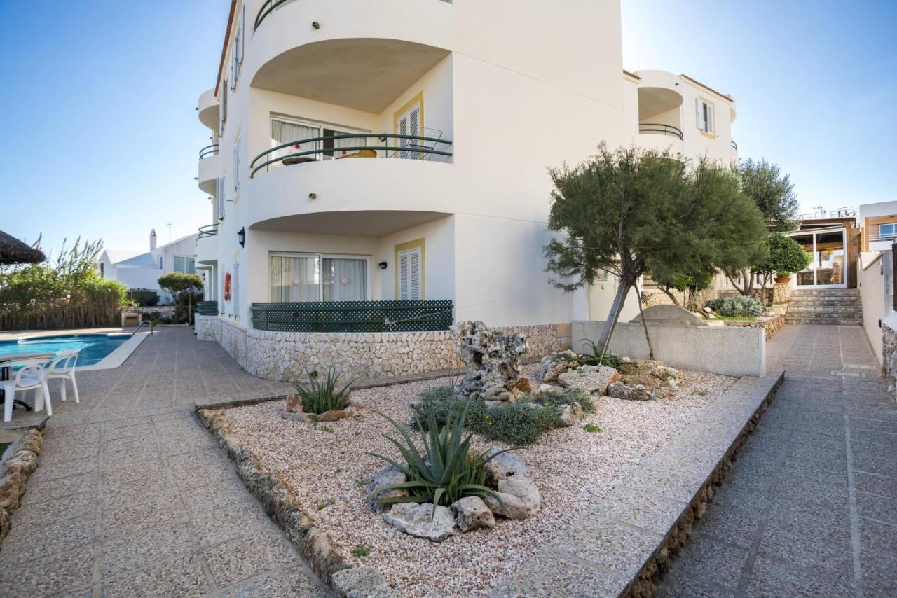 Apartamentos Sol Ponent Cala Blanca Kültér fotó