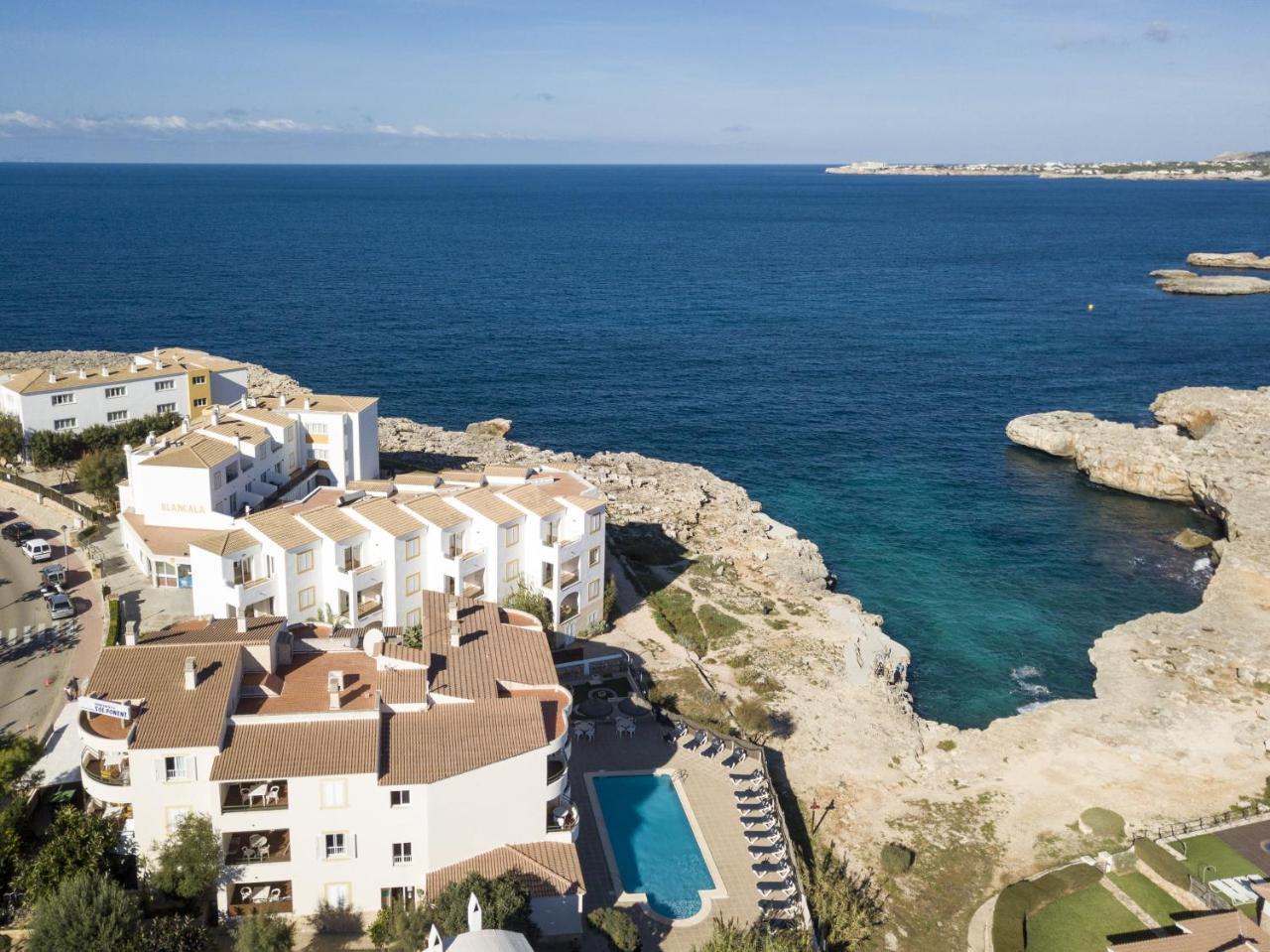 Apartamentos Sol Ponent Cala Blanca Kültér fotó