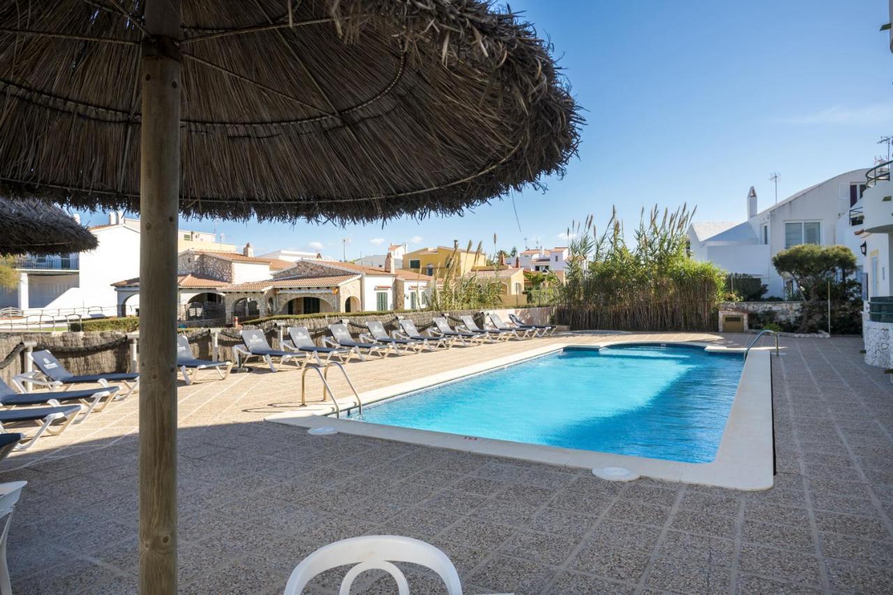 Apartamentos Sol Ponent Cala Blanca Kültér fotó
